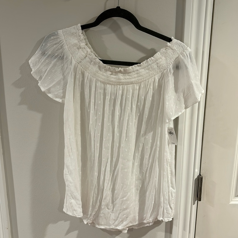 NWT Old Navy white clip dot top